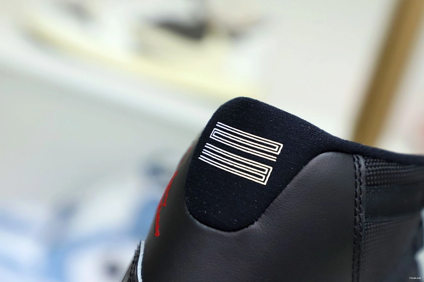 JORDAN 2019 RETRO 11 AIR 'BRED' 0123